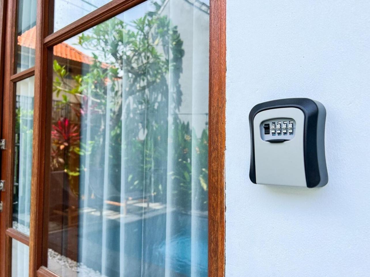 Island Boy Guesthouse T Prime Location In Canggu Bagian luar foto