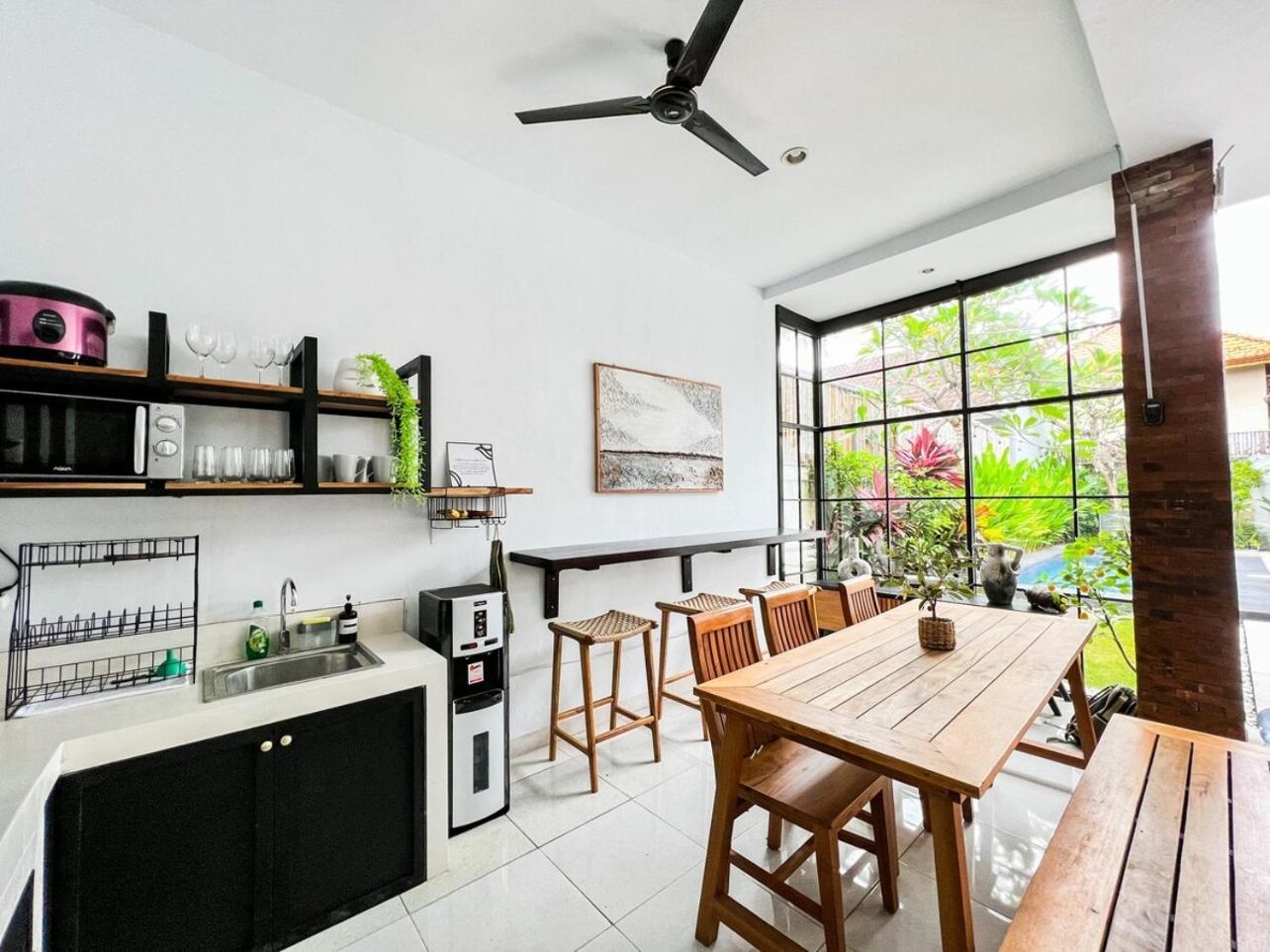 Island Boy Guesthouse T Prime Location In Canggu Bagian luar foto